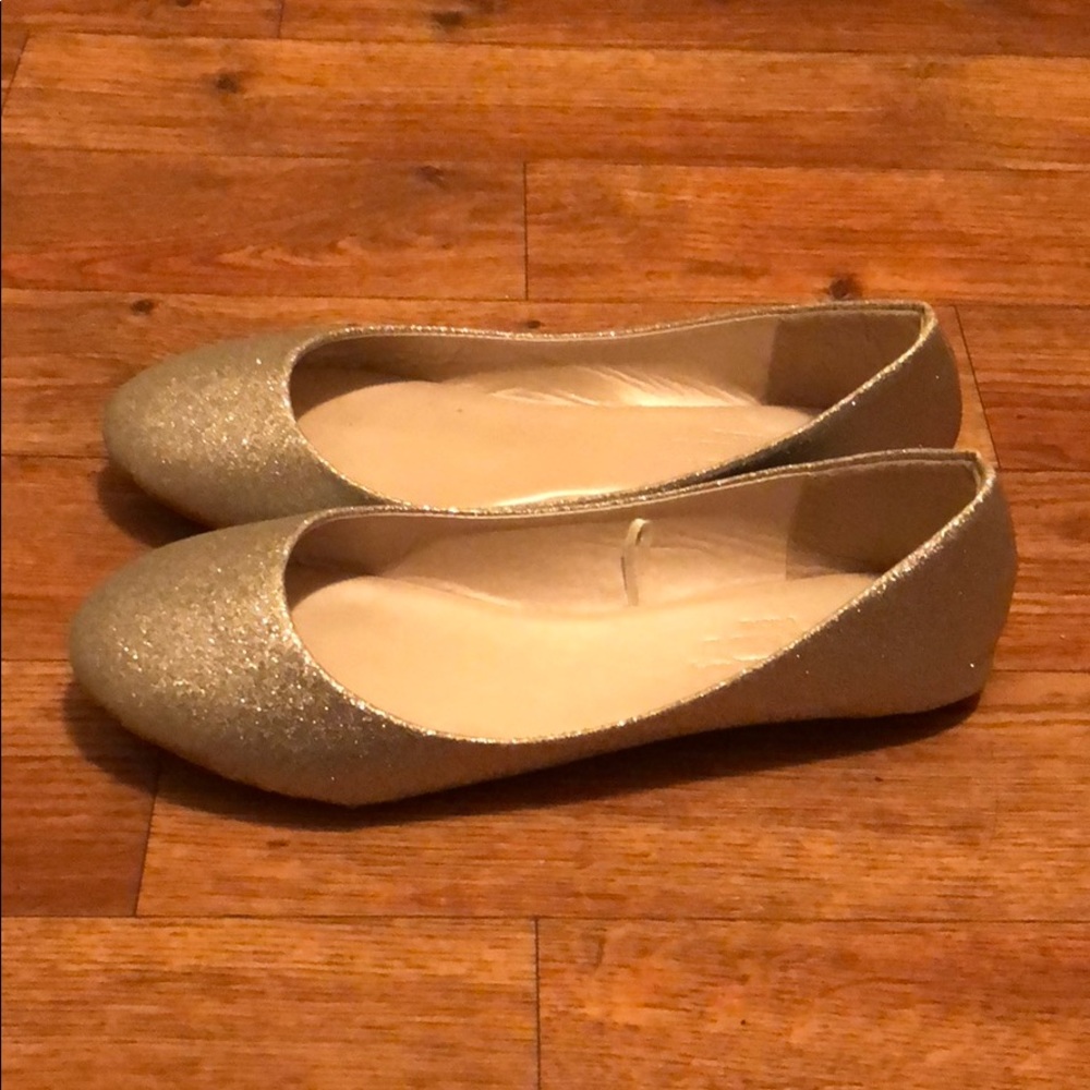 David’s Bridal silver sparkly flats